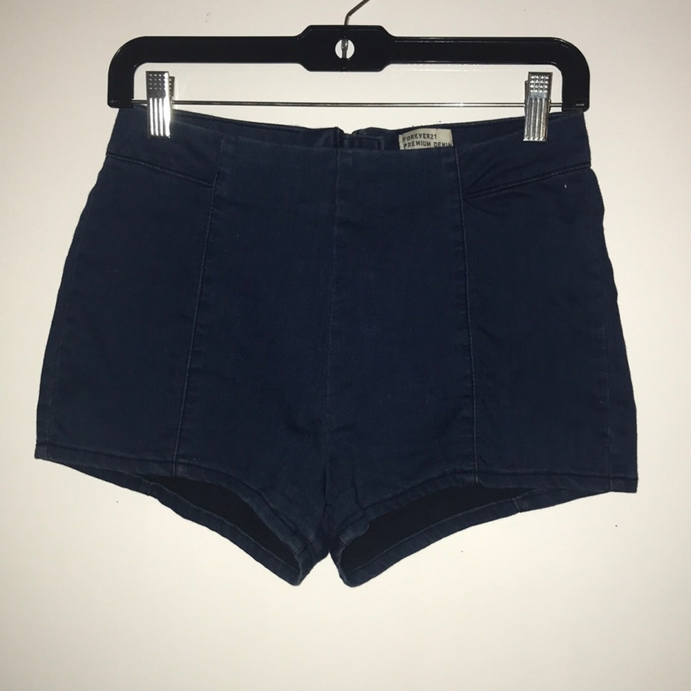 High waited blue shorts